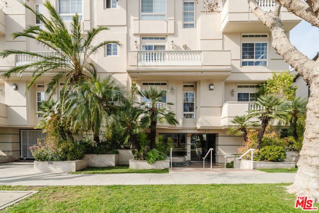 125 S Rexford Drive 303, Beverly Hills, CA 90212