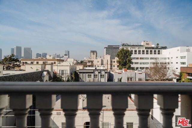 125 S Rexford Drive 303, Beverly Hills, CA 90212