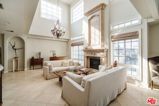 125 S Rexford Drive 303, Beverly Hills, CA 90212