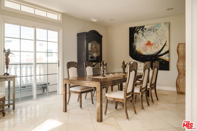 125 S Rexford Drive 303, Beverly Hills, CA 90212