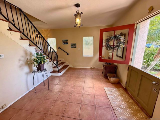 64 C Ave, Coronado, CA 92118