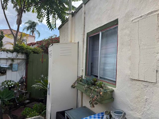 64 C Ave, Coronado, CA 92118