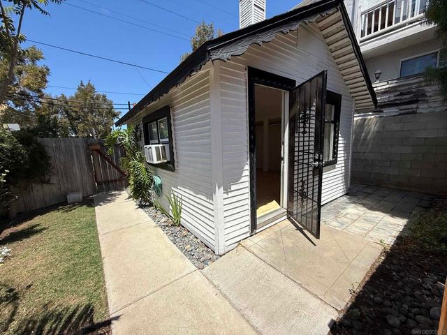 64 C Ave, Coronado, CA 92118