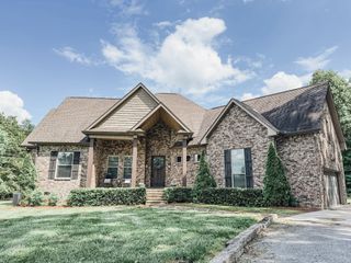 1945 Mann Rd, Lebanon, TN 37087