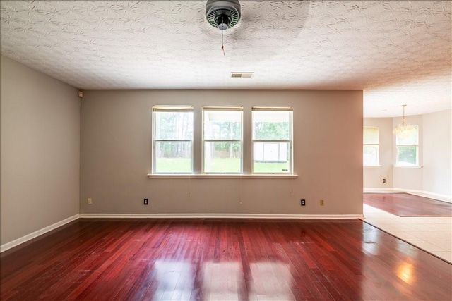 6164 Chastain Way, Fairburn, GA 30213