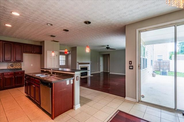 6164 Chastain Way, Fairburn, GA 30213