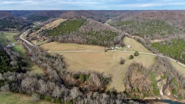 929 Wartrace Hwy, Pleasant Shade, TN 37145