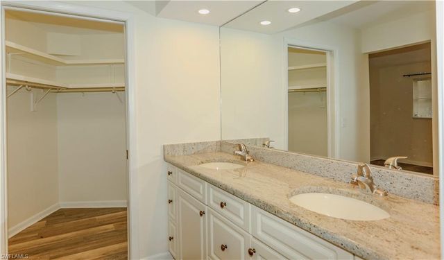 5654 Eichen CIR W, Fort Myers, FL 33919