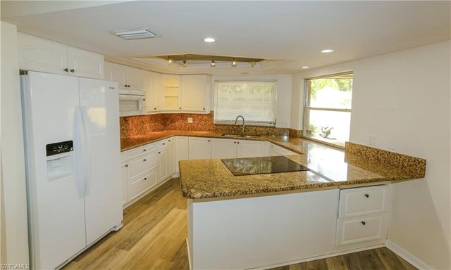 5654 Eichen CIR W, Fort Myers, FL 33919
