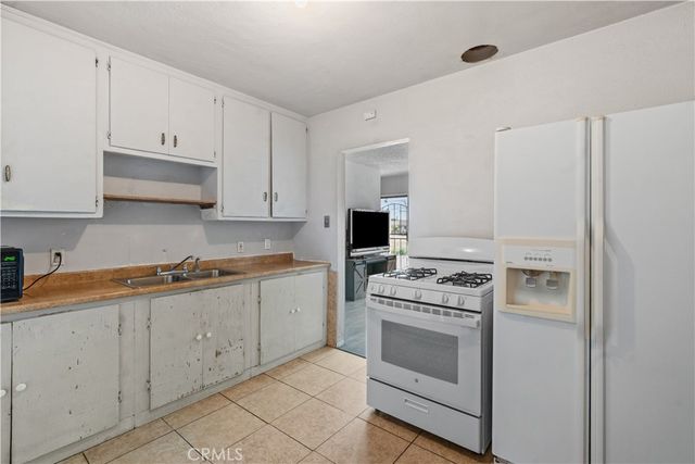 2372 N San Carlo, San Bernardino, CA 92407