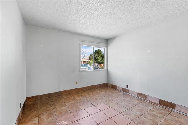 2372 N San Carlo, San Bernardino, CA 92407