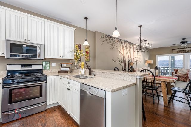 13 River Row, Ottawa, IL 61350