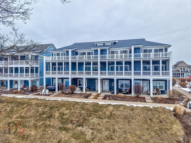 13 River Row, Ottawa, IL 61350