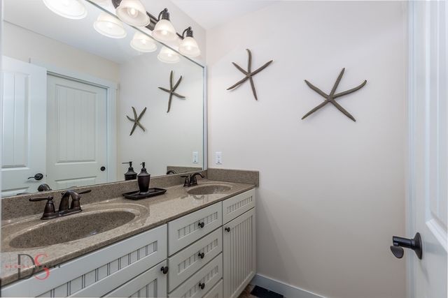 13 River Row, Ottawa, IL 61350