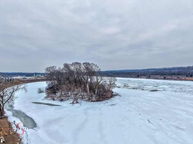 13 River Row, Ottawa, IL 61350