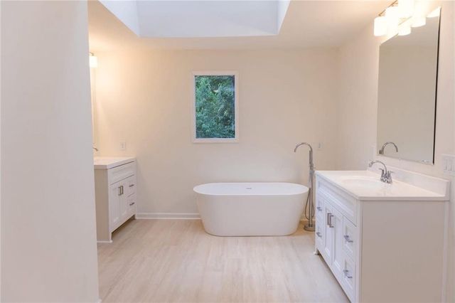 125 Saddle Creek Court, Roswell, GA 30076