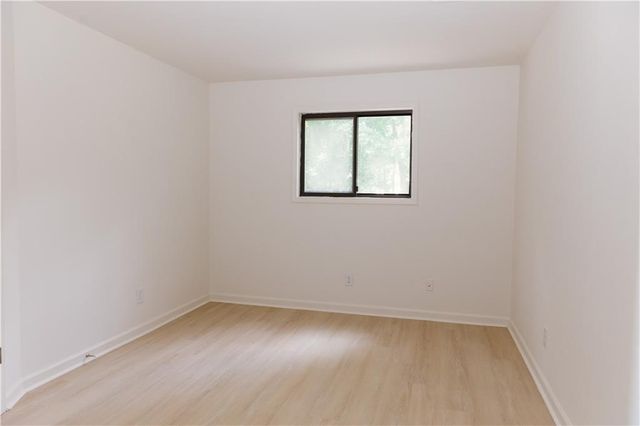 125 Saddle Creek Court, Roswell, GA 30076
