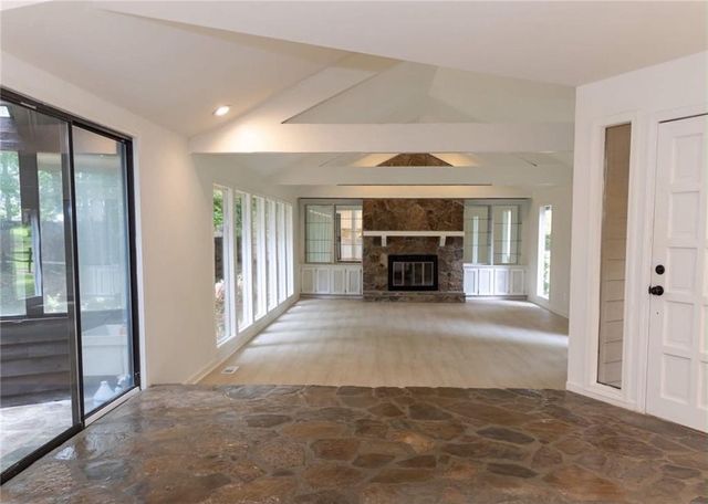 125 Saddle Creek Court, Roswell, GA 30076
