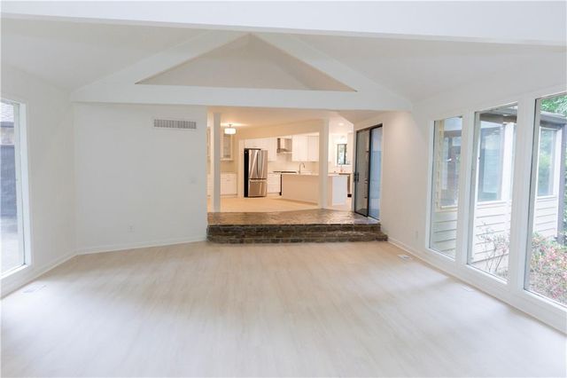 125 Saddle Creek Court, Roswell, GA 30076