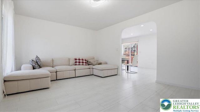 2312 Cramer Court, Lehman Twp, PA 18324