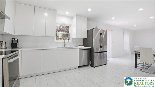 2312 Cramer Court, Lehman Twp, PA 18324