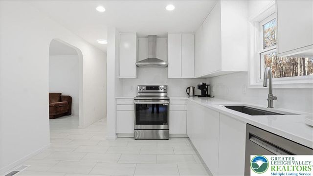 2312 Cramer Court, Lehman Twp, PA 18324