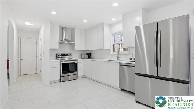 2312 Cramer Court, Lehman Twp, PA 18324