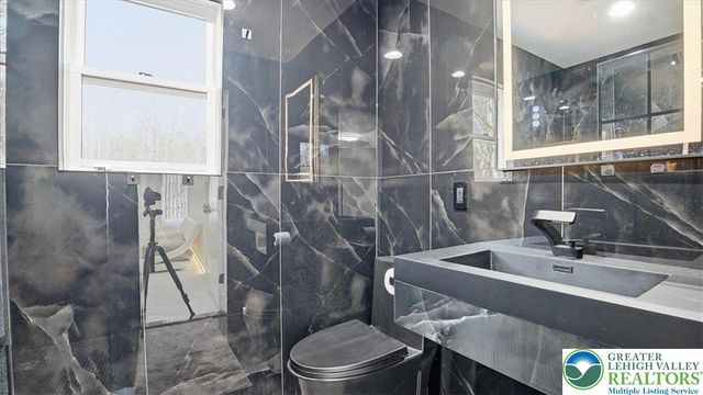 2312 Cramer Court, Lehman Twp, PA 18324