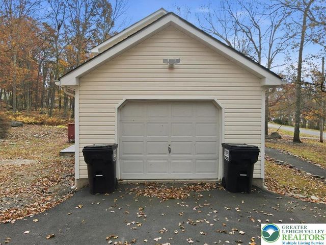 2312 Cramer Court, Lehman Twp, PA 18324