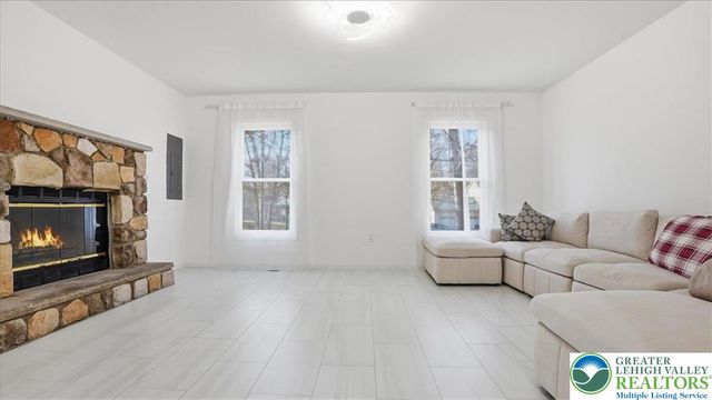 2312 Cramer Court, Lehman Twp, PA 18324