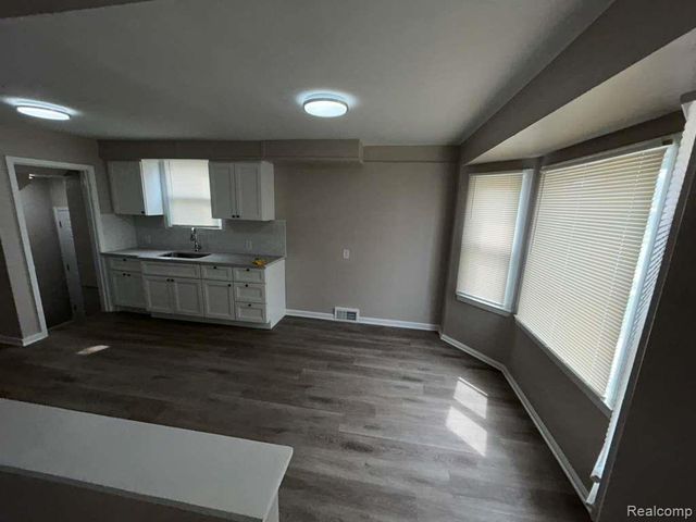 18292 Mendota Street, Detroit, MI 48221