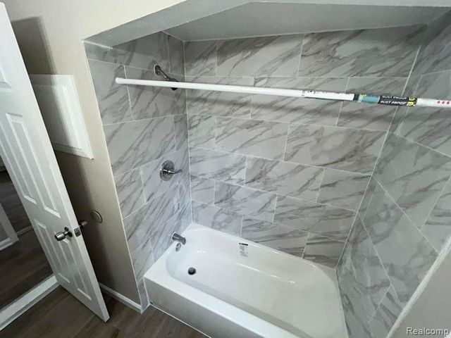 18292 Mendota Street, Detroit, MI 48221