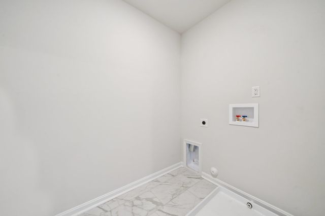 545 SUMMERCREST AVE, Waynesboro, VA 22980