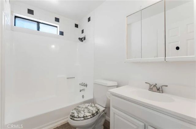 1168 E 10th Street 213, Long Beach, CA 90813