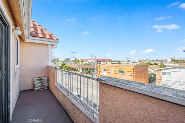 1168 E 10th Street 213, Long Beach, CA 90813