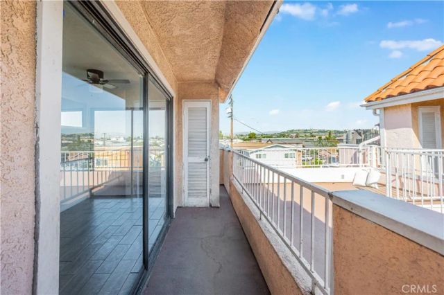 1168 E 10th Street 213, Long Beach, CA 90813