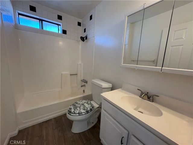 1168 E 10th Street 213, Long Beach, CA 90813