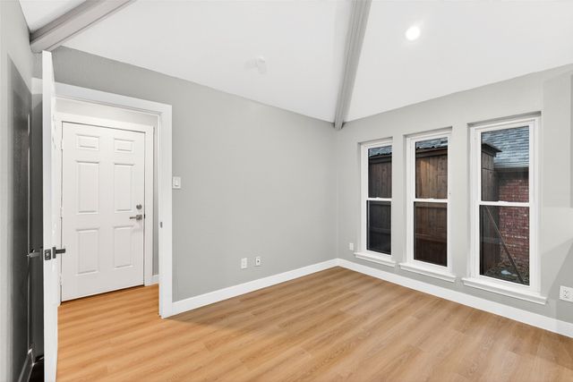 1316 Royal Palm Lane, Carrollton, TX 75007