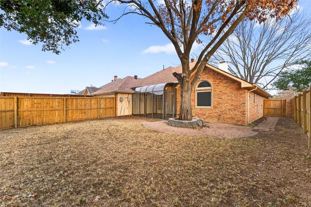 1316 Royal Palm Lane, Carrollton, TX 75007