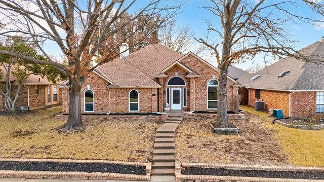 1316 Royal Palm Lane, Carrollton, TX 75007