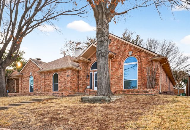 1316 Royal Palm Lane, Carrollton, TX 75007