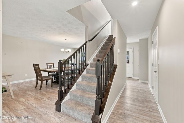 228 Magnolia Dr, Shepherdsville, KY 40165