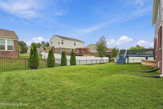 228 Magnolia Dr, Shepherdsville, KY 40165