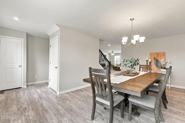 228 Magnolia Dr, Shepherdsville, KY 40165