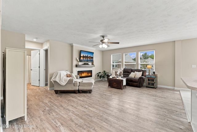 228 Magnolia Dr, Shepherdsville, KY 40165