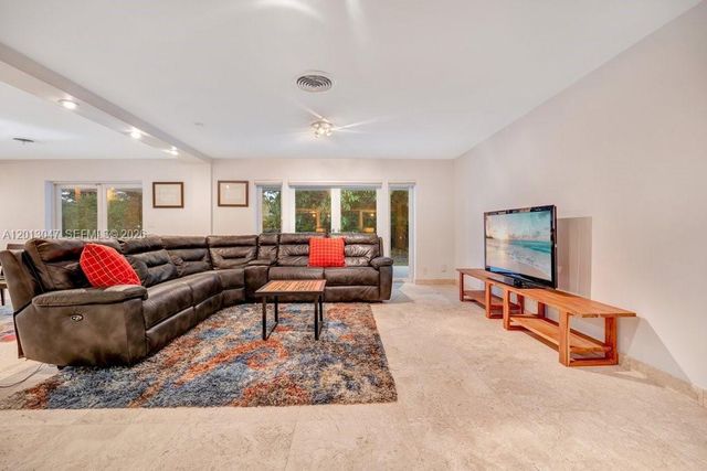 5305 SW 62nd Ave, Miami, FL 33155