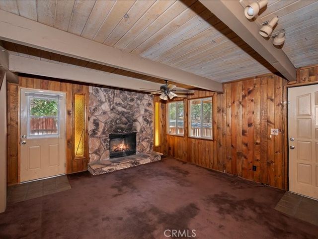 581 Highland Lane, Sugarloaf, CA 92386
