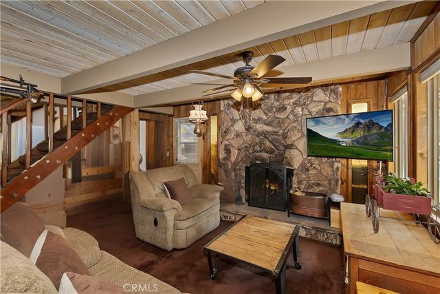 581 Highland Lane, Sugarloaf, CA 92386