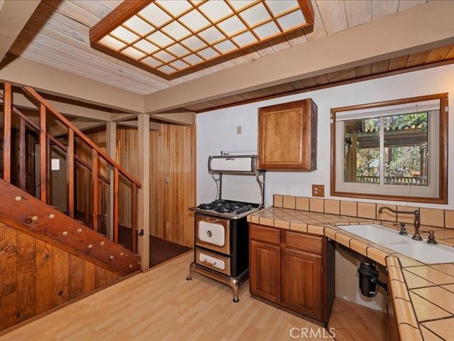 581 Highland Lane, Sugarloaf, CA 92386