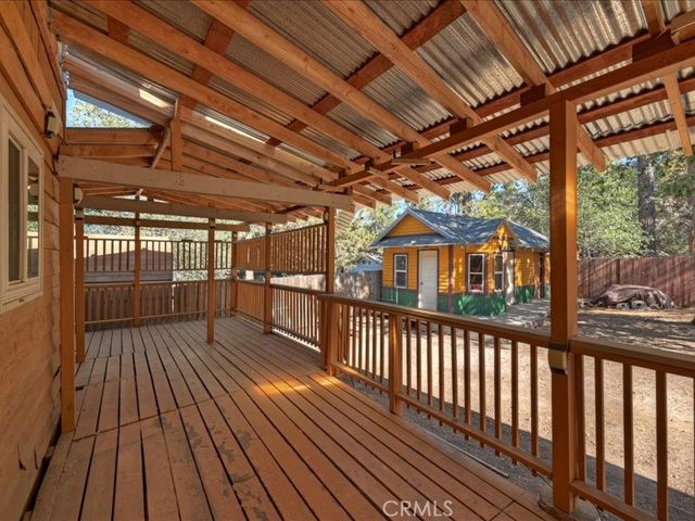 581 Highland Lane, Sugarloaf, CA 92386
